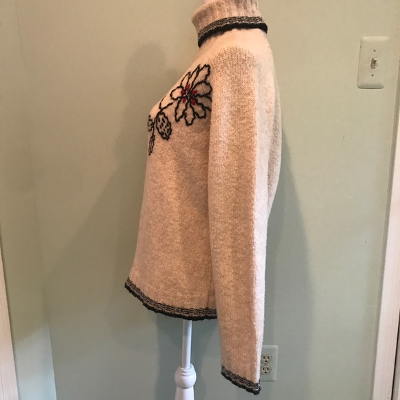 Ann Taylor Cream Turtleneck Sweater Size L - Picture 3 of 5